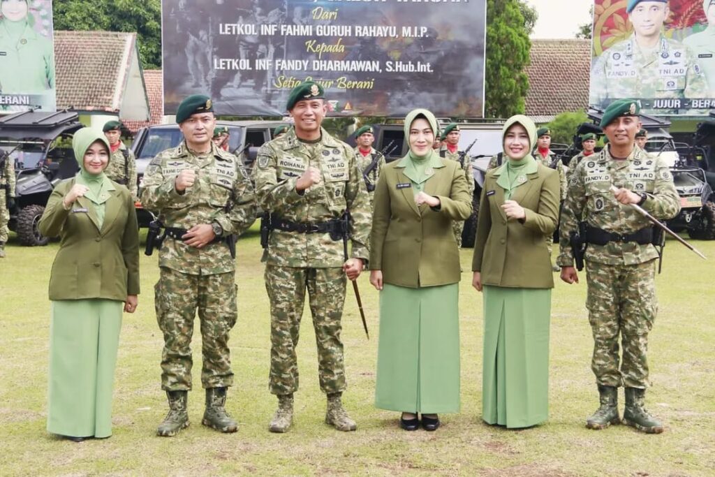 It uslubidagi busty qiz